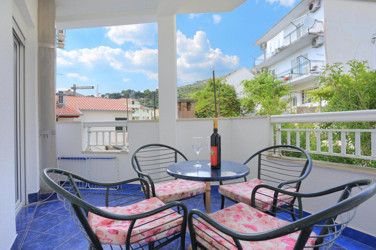 Apartments By The Sea Podgora, Makarska - 18918 Exterior foto